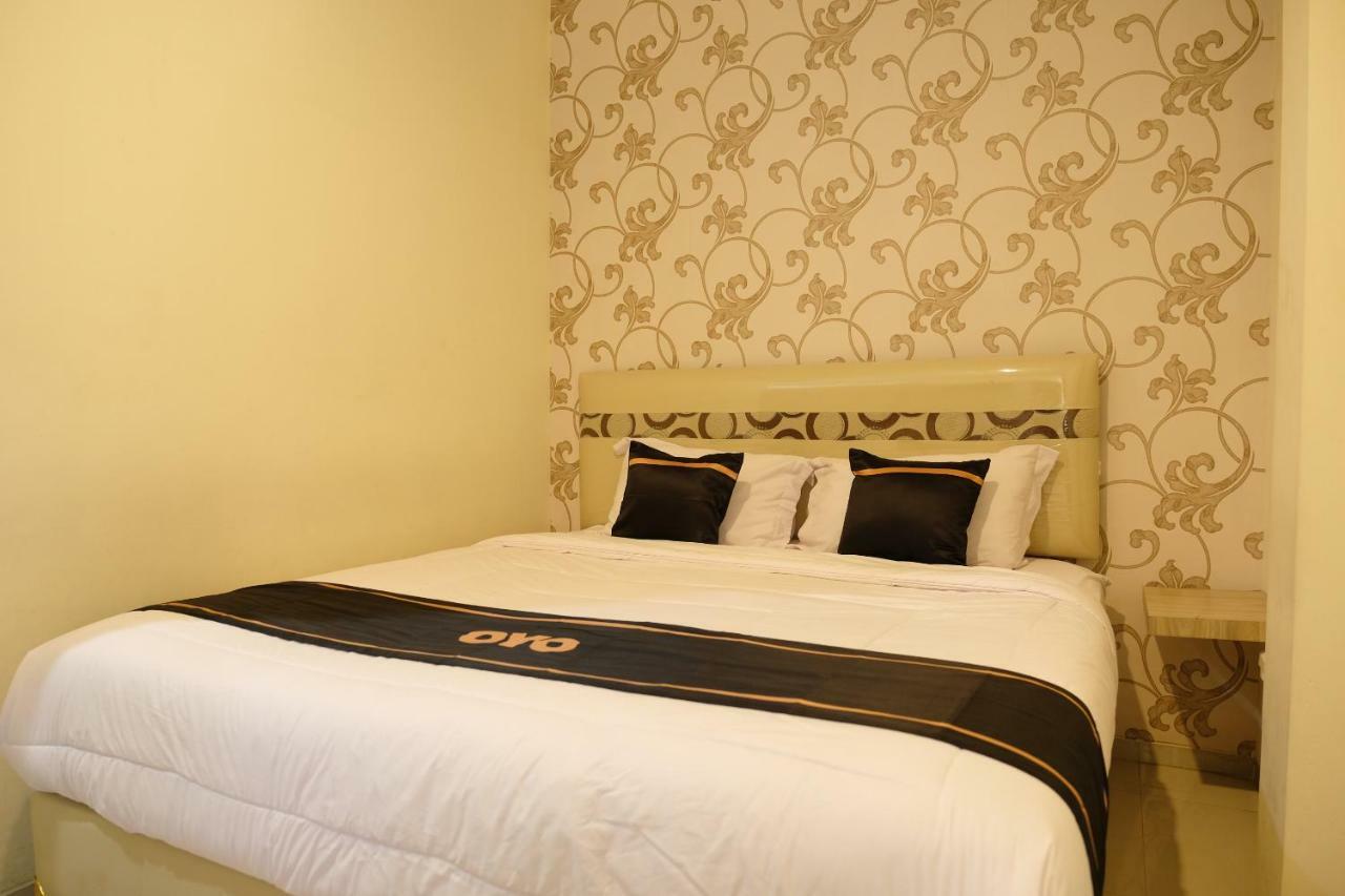 Oyo 1616 Hotel Central City 2 Tanjung Pandan Exterior foto