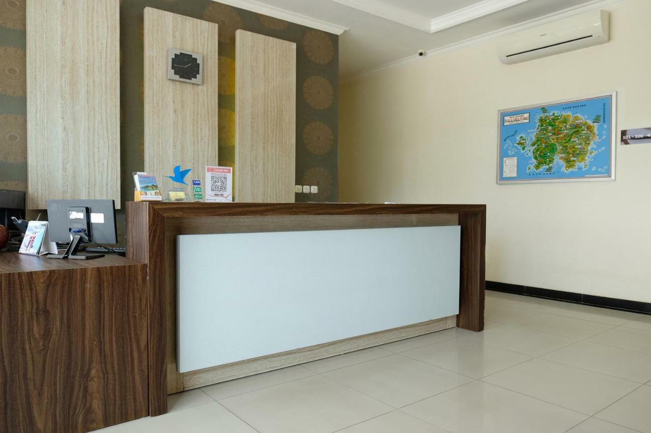 Oyo 1616 Hotel Central City 2 Tanjung Pandan Exterior foto