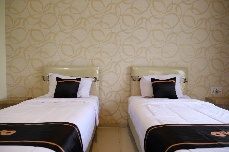 Oyo 1616 Hotel Central City 2 Tanjung Pandan Exterior foto